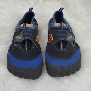 Nerf boys kids beach water shoes size 4/5